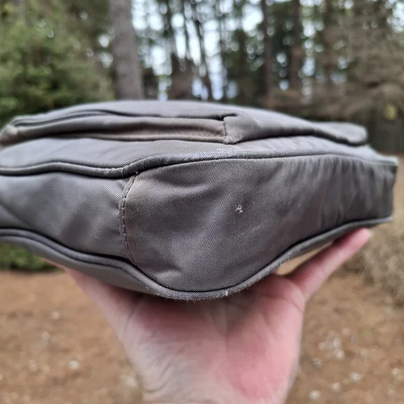 Vintage Prada Tessuto Grey Nylon & Saffino Leather Crossbody Shoulder Bag - Picture 6 of 16